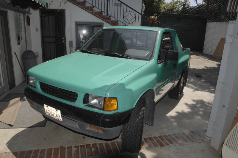 Illustration for article titled At $2,500, Could This 1992 Isuzu Amigo Become Your New Best Friend?